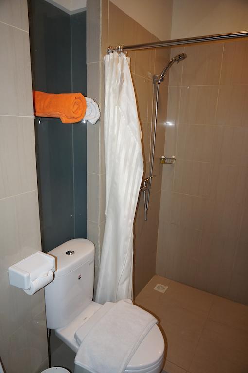 Ekon Hotel Джокьякарта Номер фото