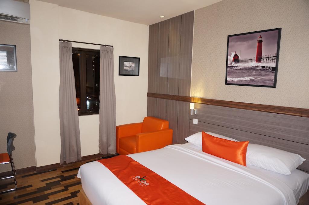 Ekon Hotel Джокьякарта Экстерьер фото