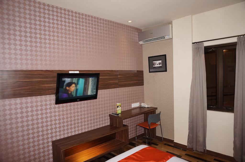Ekon Hotel Джокьякарта Экстерьер фото
